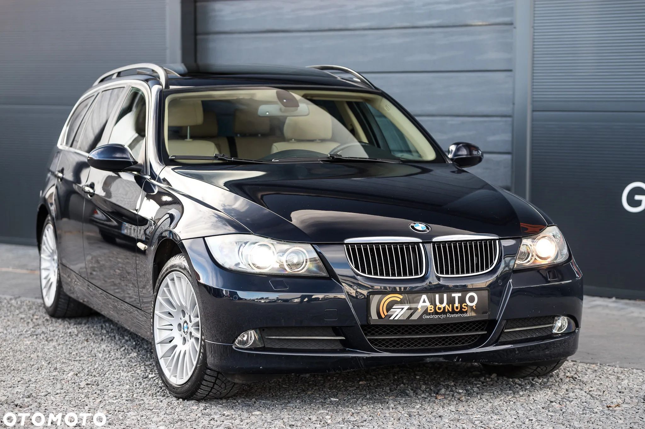 BMW Seria 3 325i xDrive Touring - 1