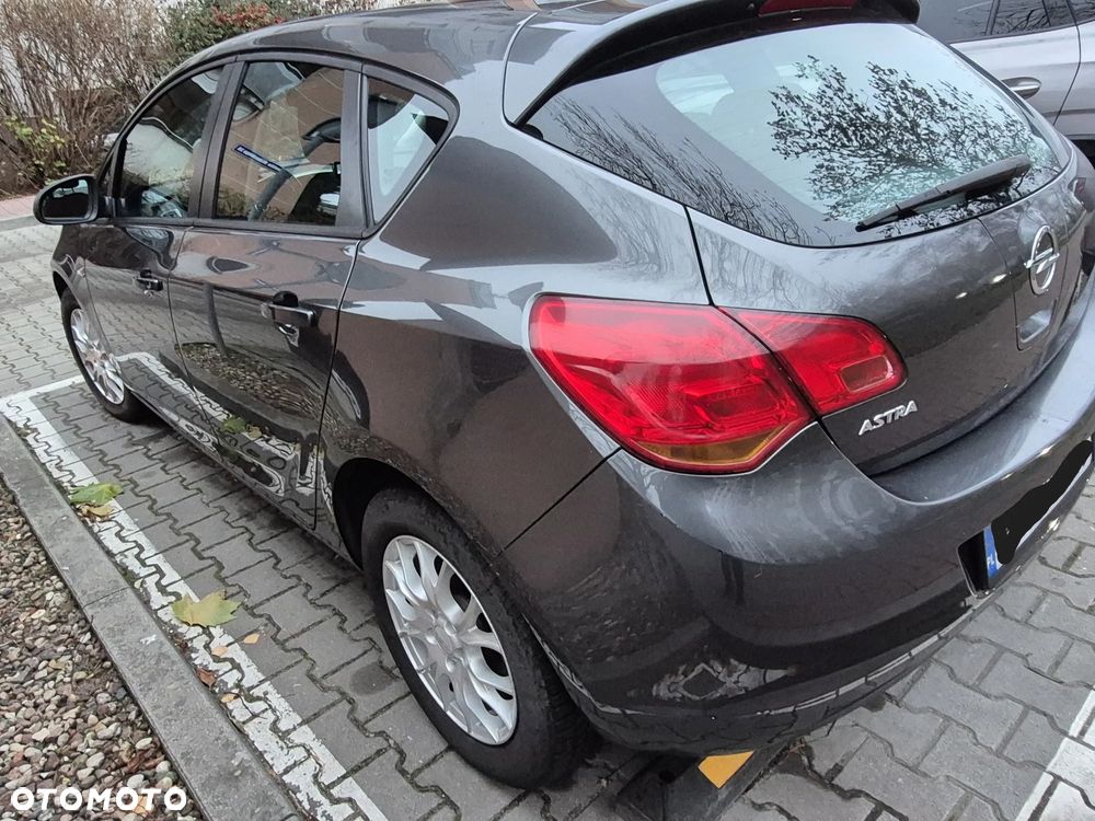 Opel Astra 1.6 Essentia - 3