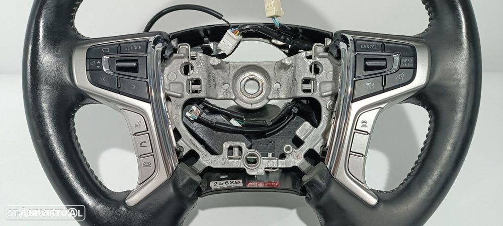 VOLANTE MITSUBISHI OUTLANDER (GF0) PHEV KAITEKI 4WD - 5