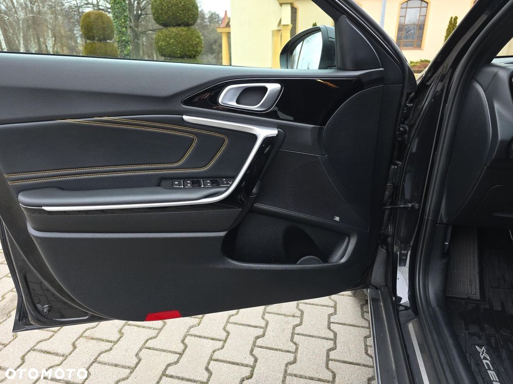 Kia XCeed 1.5 T-GDI L Business Line - 10