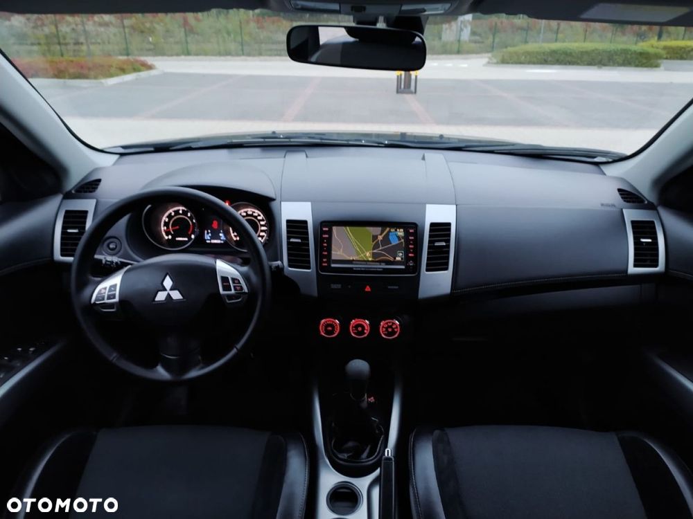 Mitsubishi Outlander 2.0 2WD Invite - 27