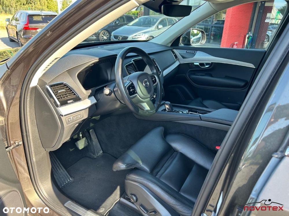 Volvo XC 90 - 9