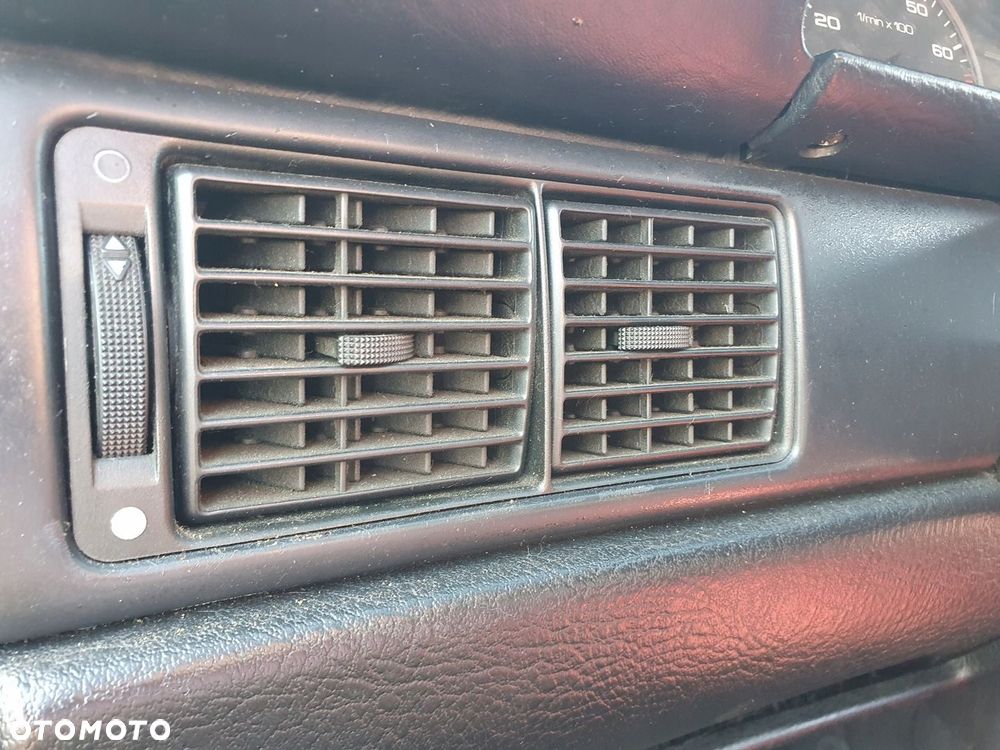 BOCZEK lewy kierowcy AUDI 100 cygaro kombi kwadraciak 1.6 1.8 benz ŁADNY - 9