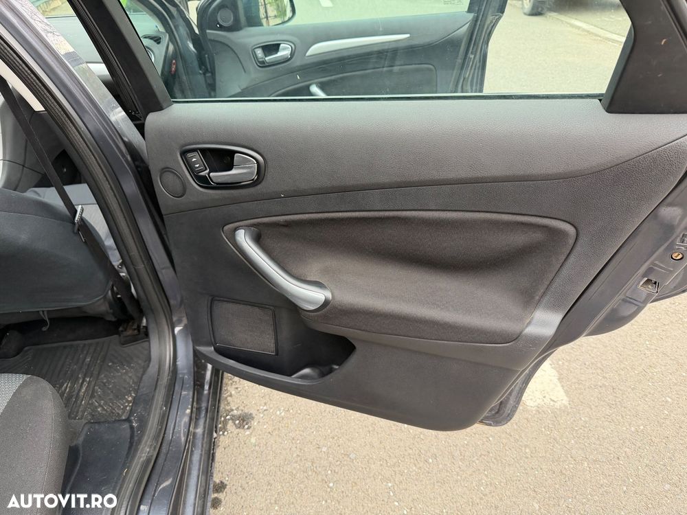 Ford Mondeo 1.8 TDCi Trend - 17