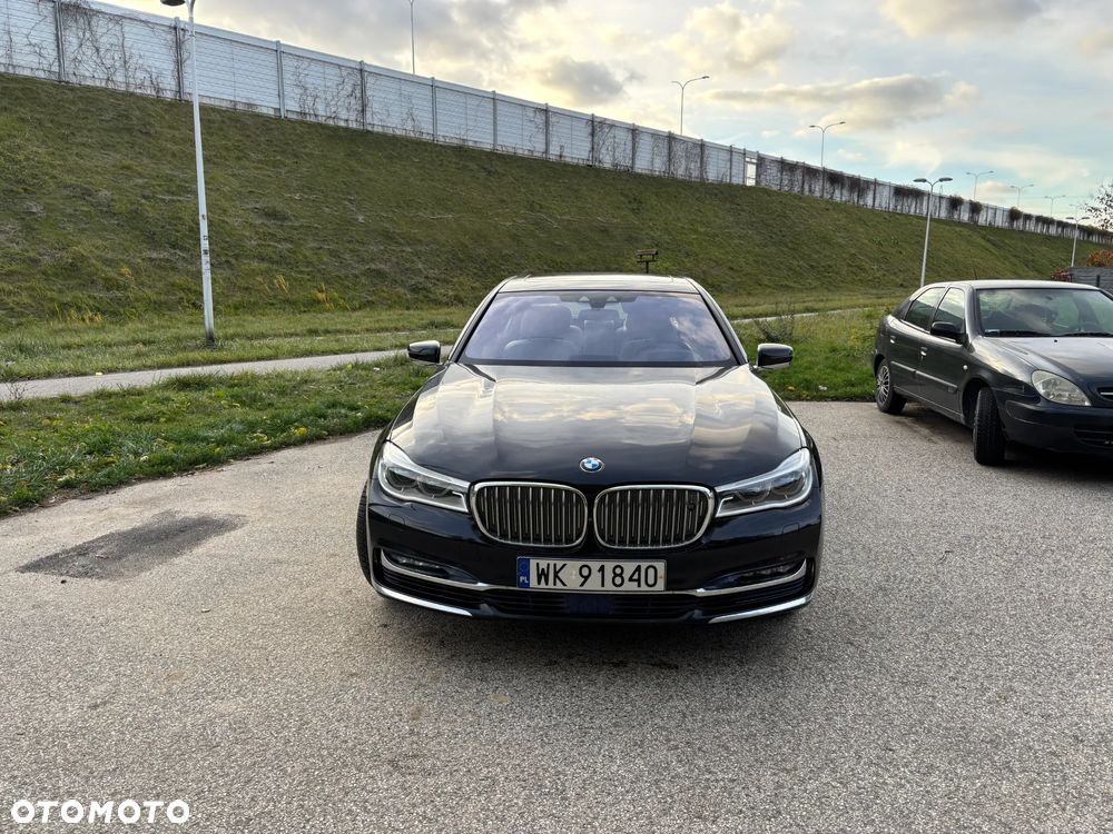 BMW Seria 7 750Li xDrive - 10