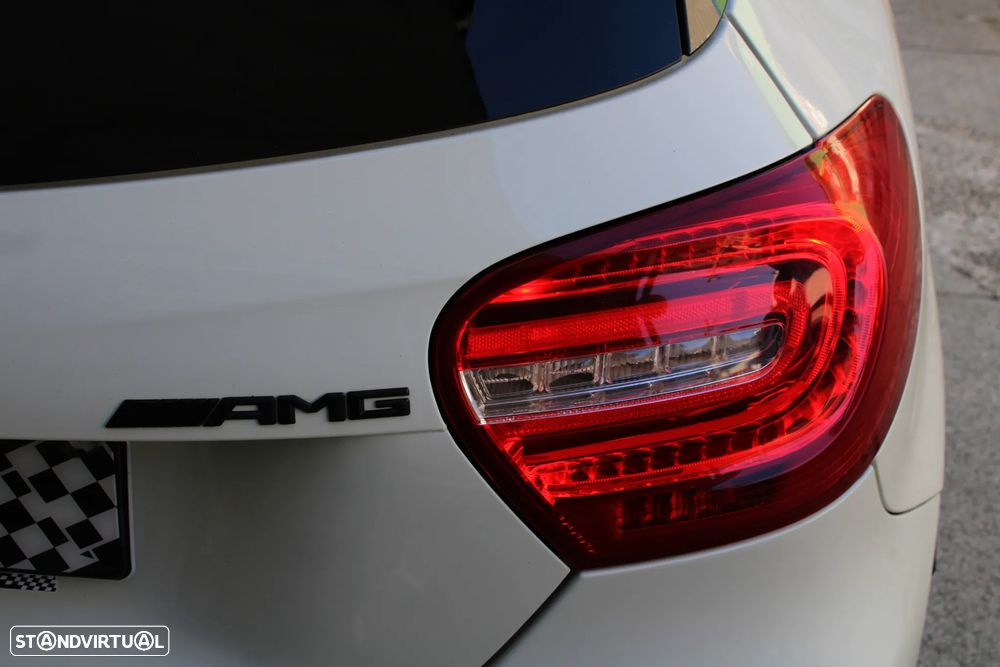 Mercedes-Benz A 45 AMG 4Matic Speedshift 7G-DCT - 59