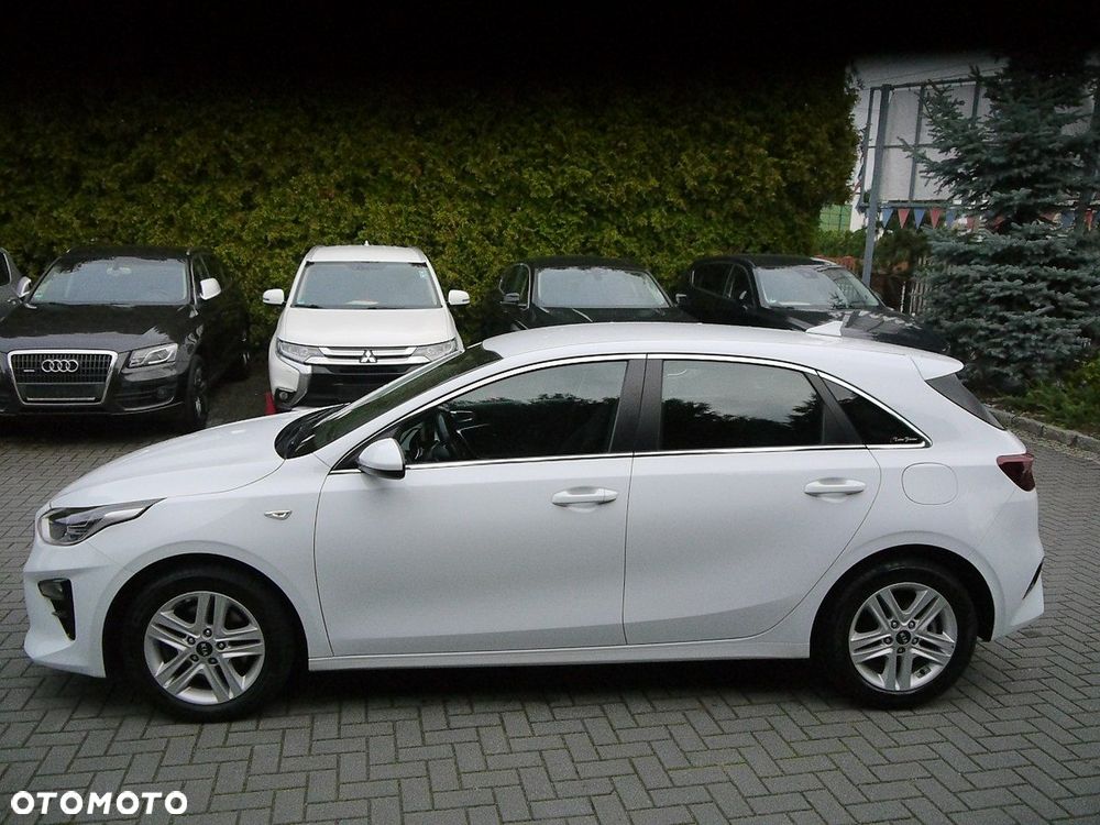 Kia Ceed 1.6 CRDi mHEV Business Line - 10