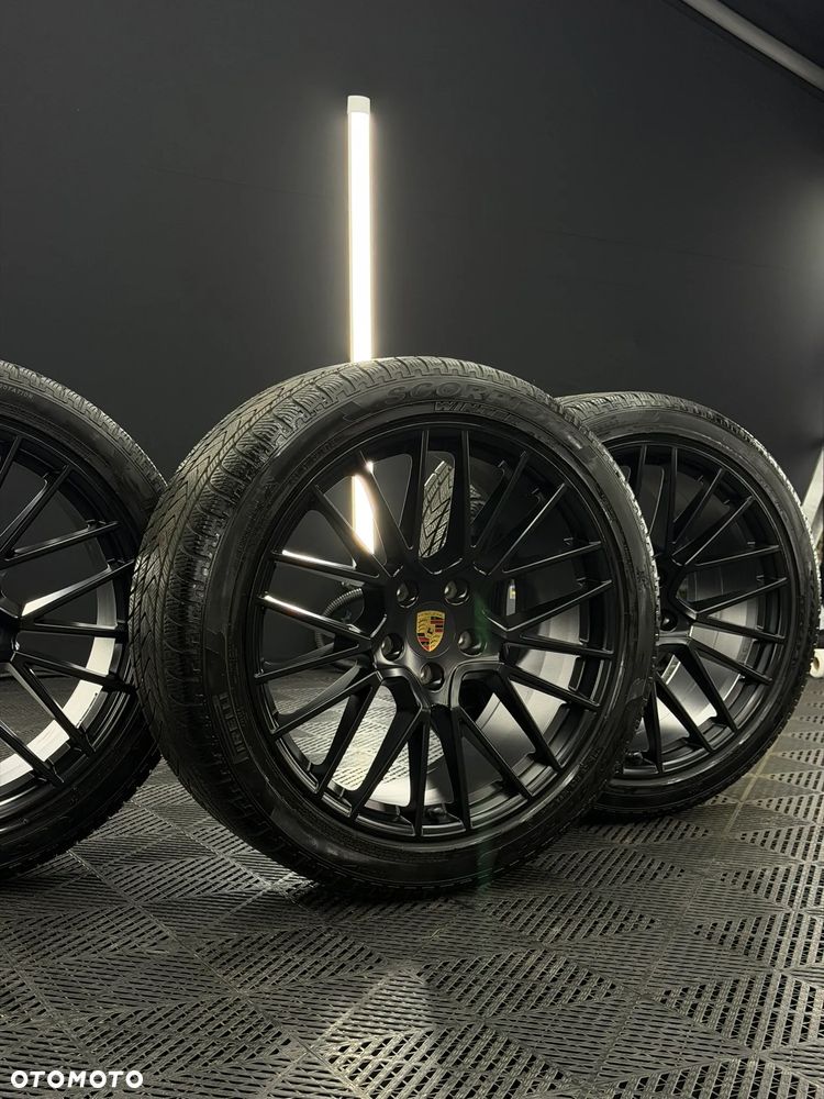 Oryginalne felgi Porsche 21″ + opony Pirelli Scorpion Winter | 275/40 & 305/35 R21 | Zestaw - 3