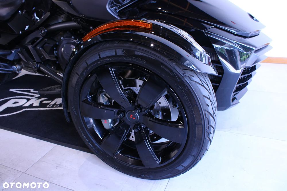 Can-Am Spyder - 32