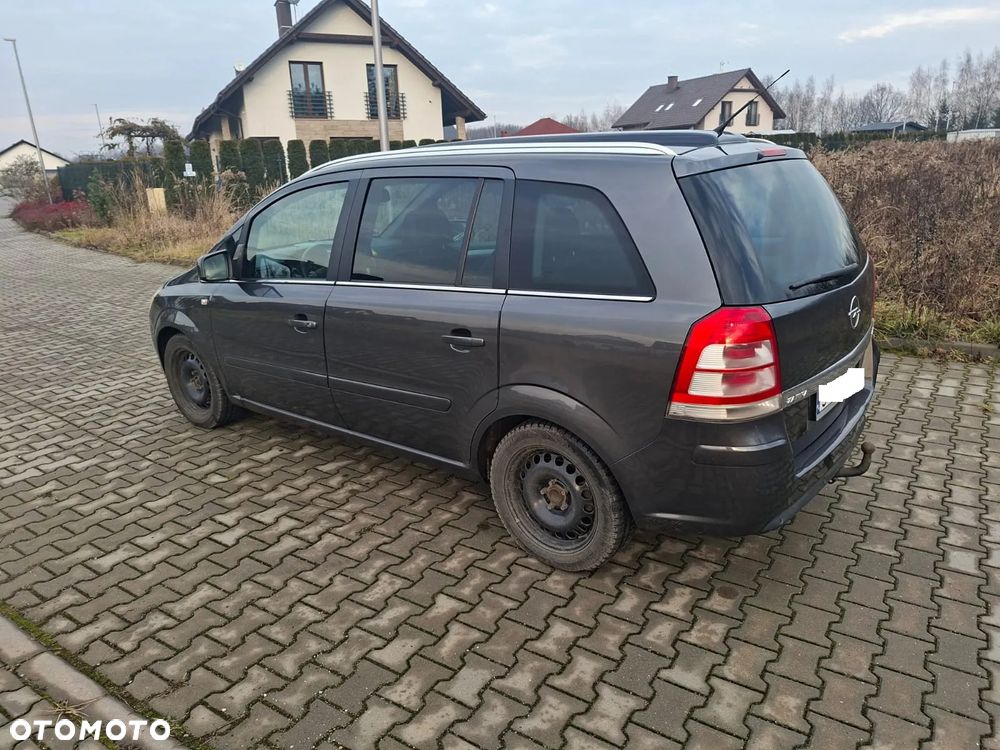 Opel Zafira 1.9 CDTI Cosmo - 3