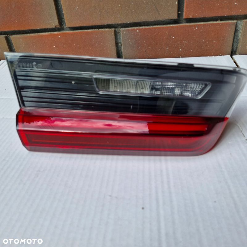 LAMPA LEWA TYŁ TYLNA W KLAPE BMW G20 7495087 - 1