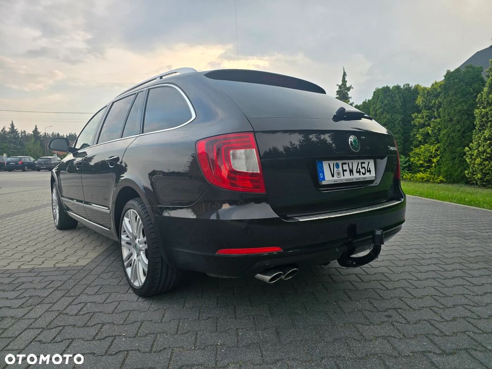 Skoda Superb 2.0 TDI 4x4 Elegance - 14