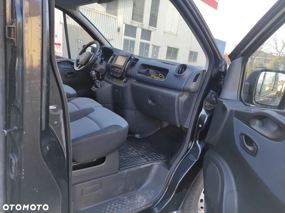 Opel Vivaro Biturbo - 11
