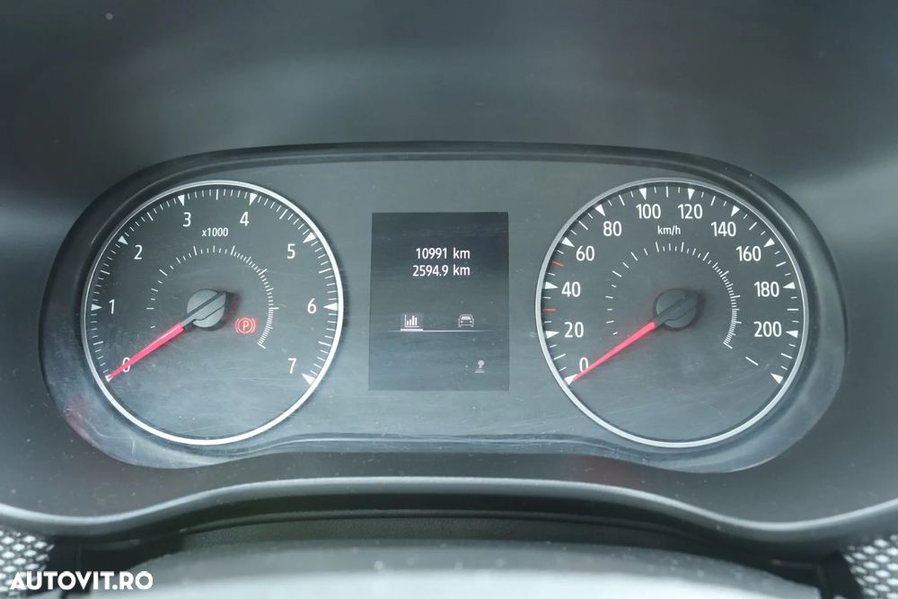 Dacia Logan TCe 90 MT6 Journey - 19