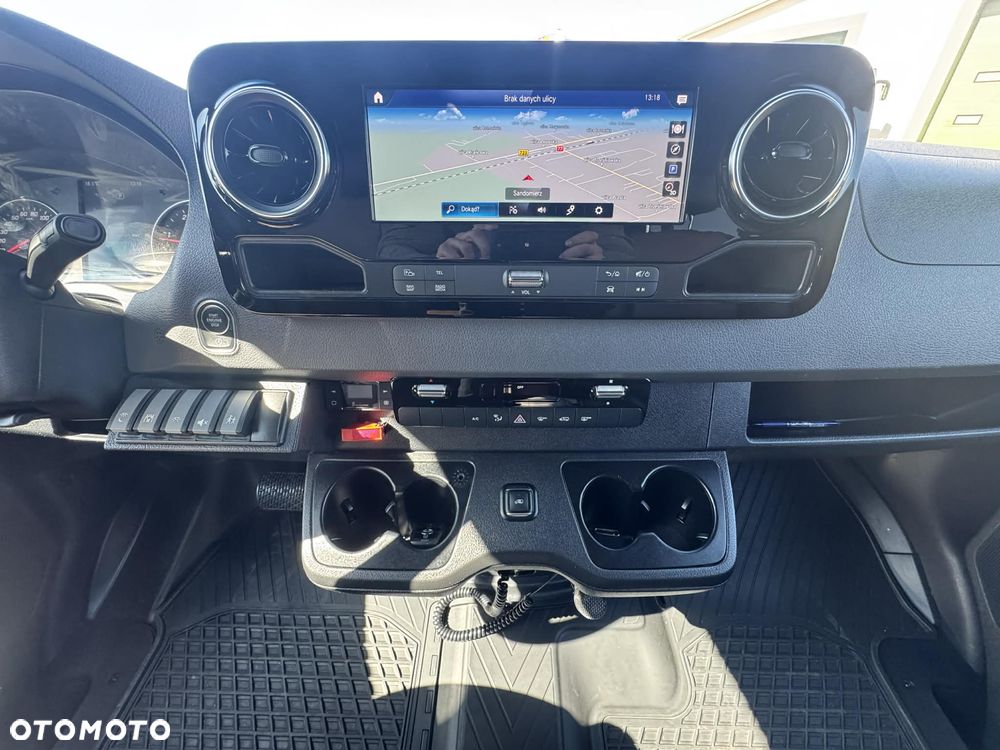 Mercedes-Benz Sprinter 519 - 18