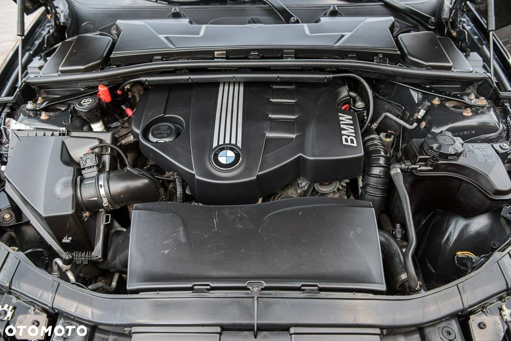 BMW Seria 3 320d Efficient Dynamics Sport Line shadow - 30