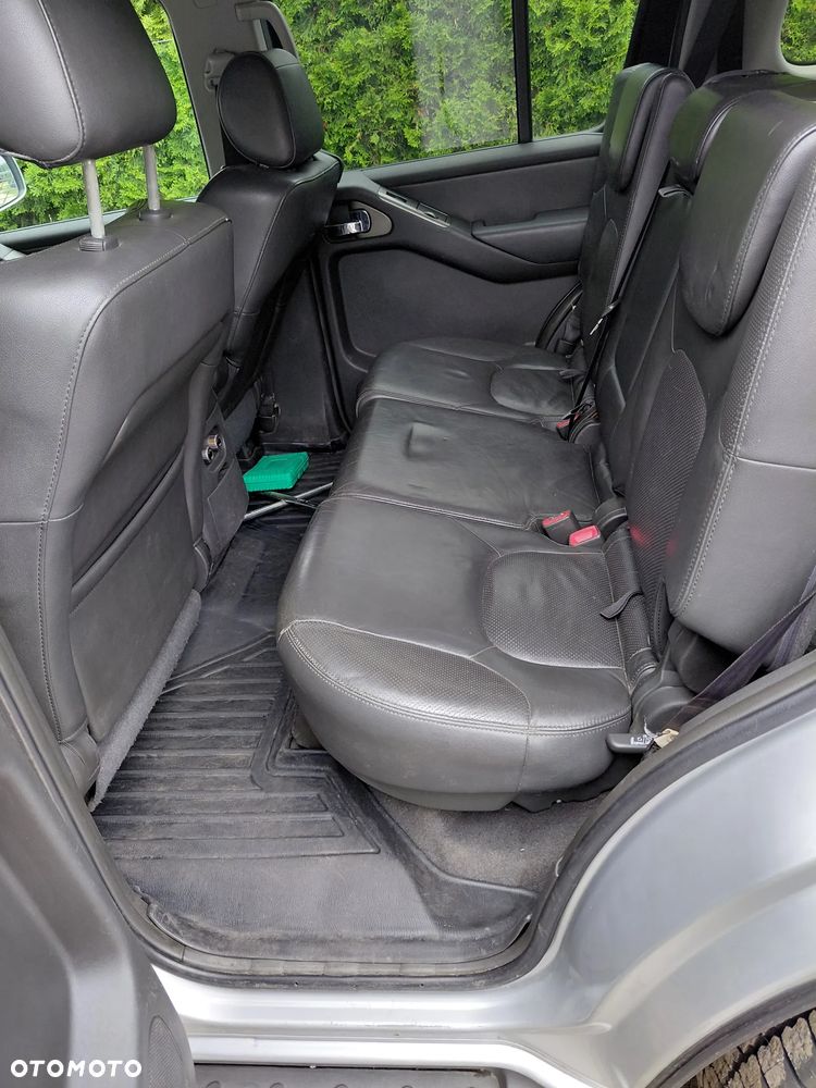 Nissan Pathfinder 2.5 DCi Elegance + - 18