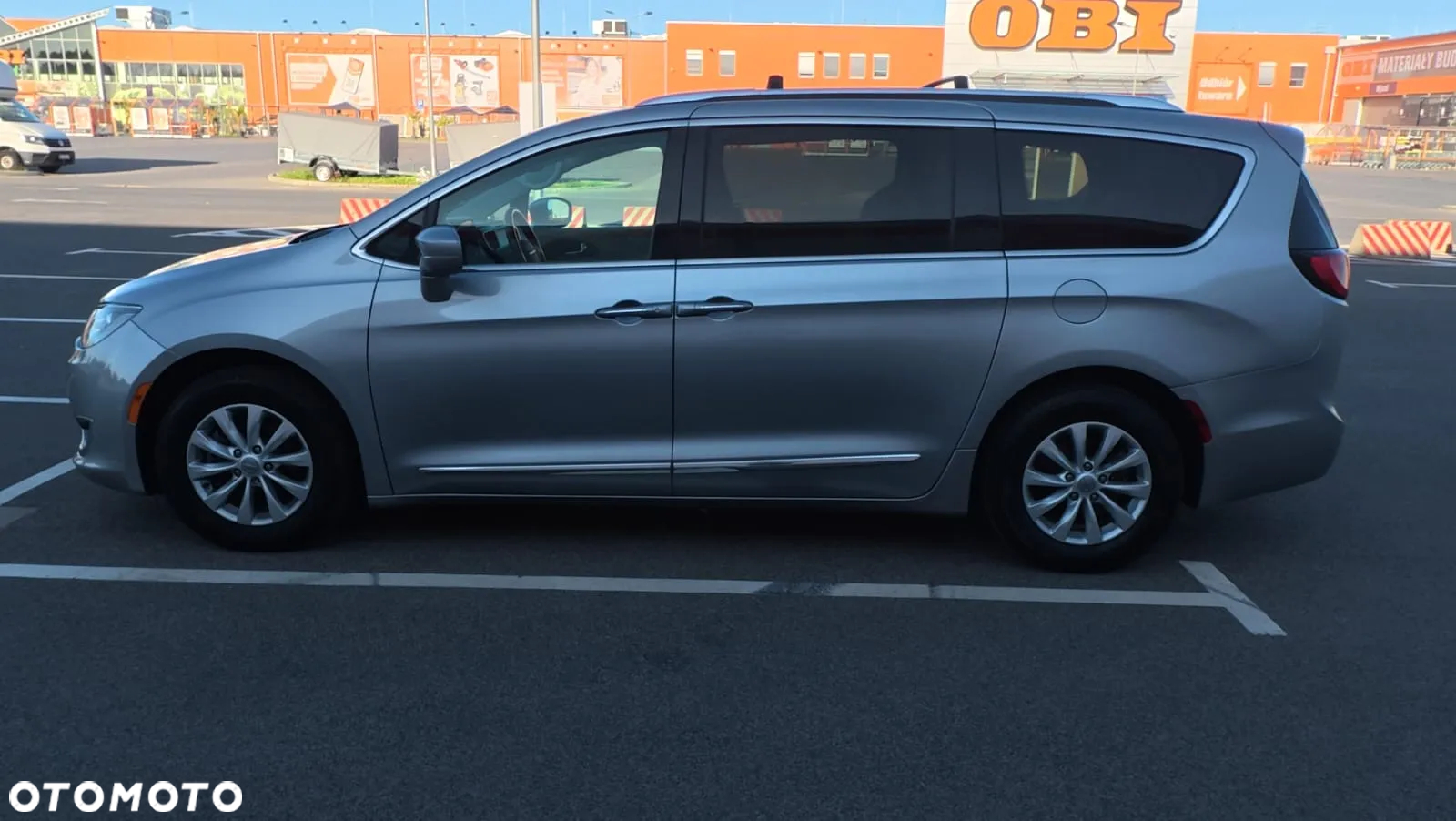 Chrysler Pacifica - 2
