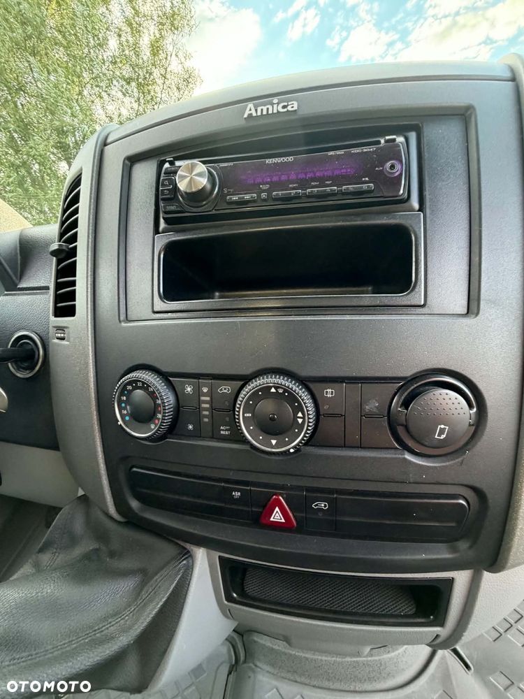 Mercedes-Benz Sprinter - 16