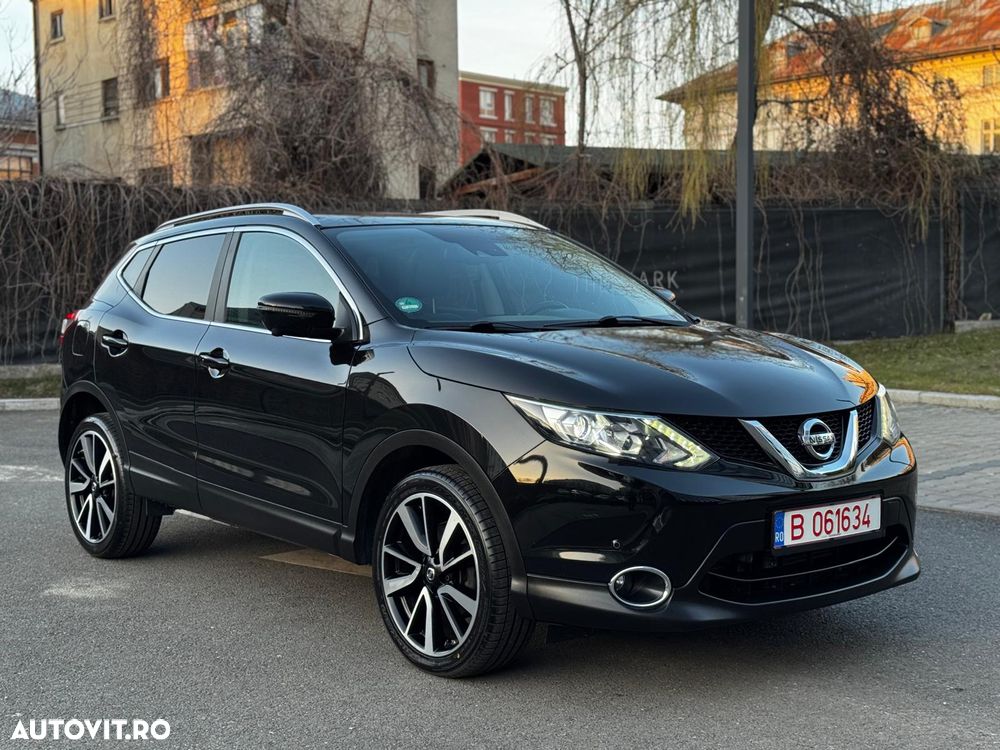 Nissan Qashqai 1.6 DCI Xtronic TEKNA - 1