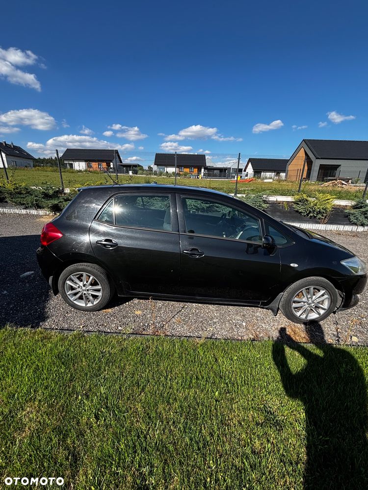 Toyota Auris 1.4 D-4D - 5