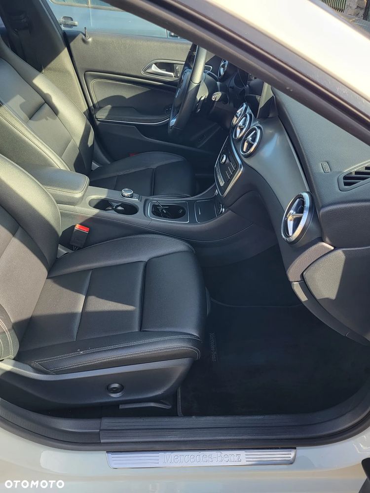 Mercedes-Benz CLA 250 7G-DCT Peak Edition - 13