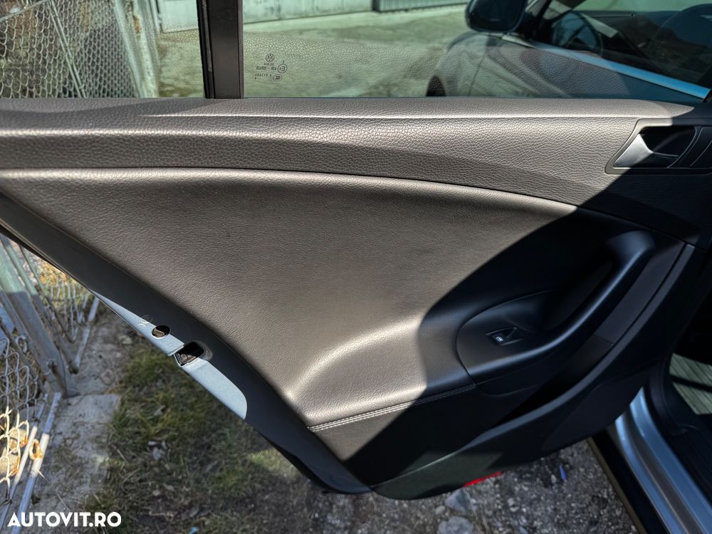 Volkswagen Passat 2.0 TDI Highline - 15