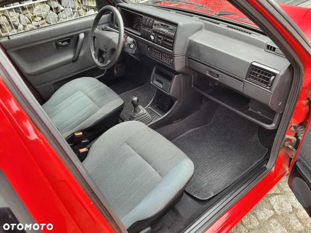 Volkswagen Golf - 10