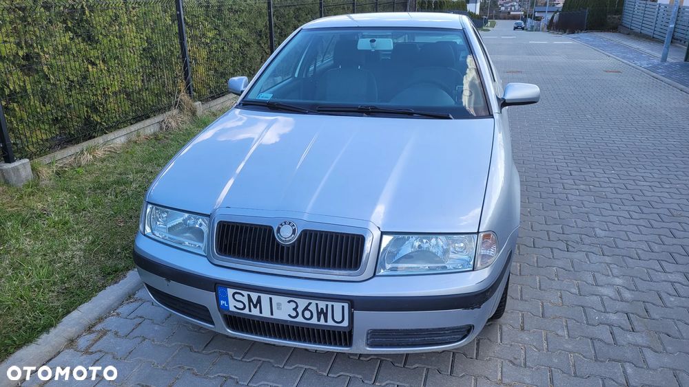 Skoda Octavia 1.6 Tour - 1