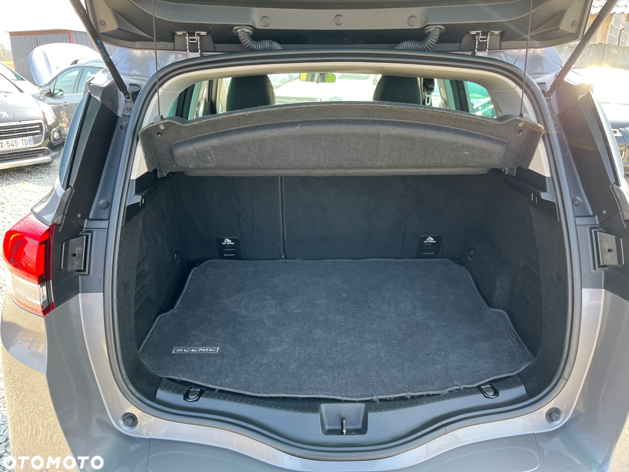 Renault Scenic BLUE dCi 120 EDC BUSINESS EDITION - 26