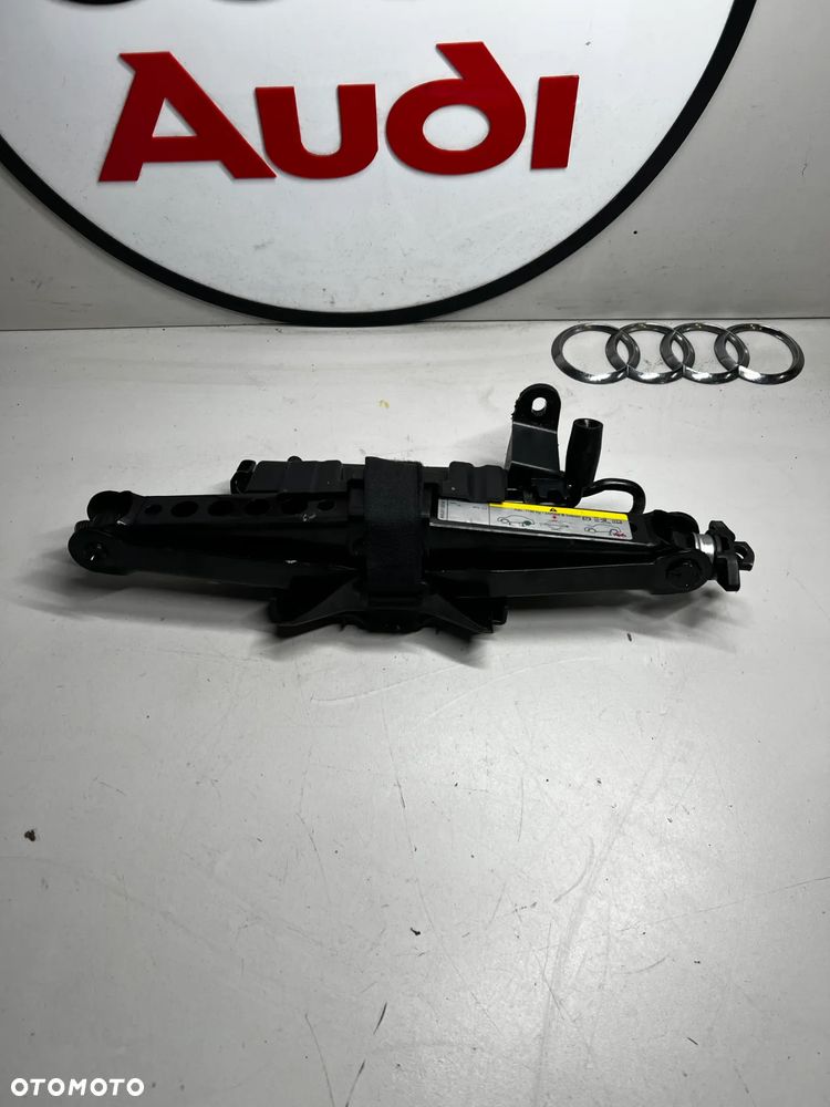 AUDI A3 8V LEWAREK DO PODNOSZENIA PODNOŚNIK 8V0011031A - 1