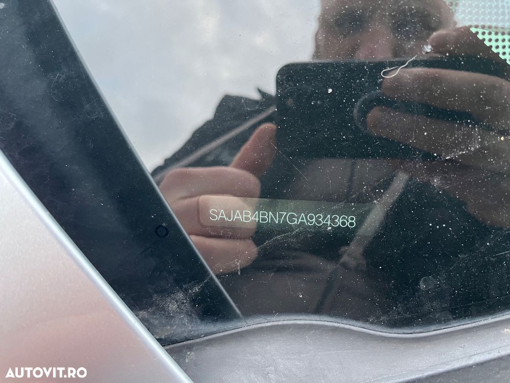 Jaguar XE 2.0 Prestige - 10