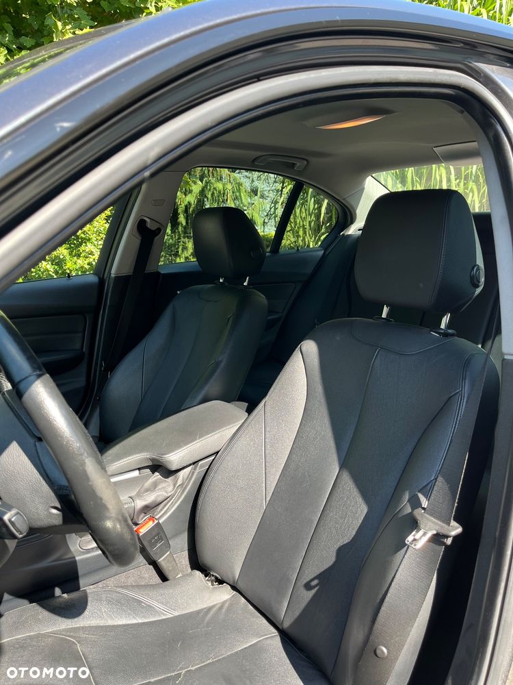 BMW Seria 3 318d - 9
