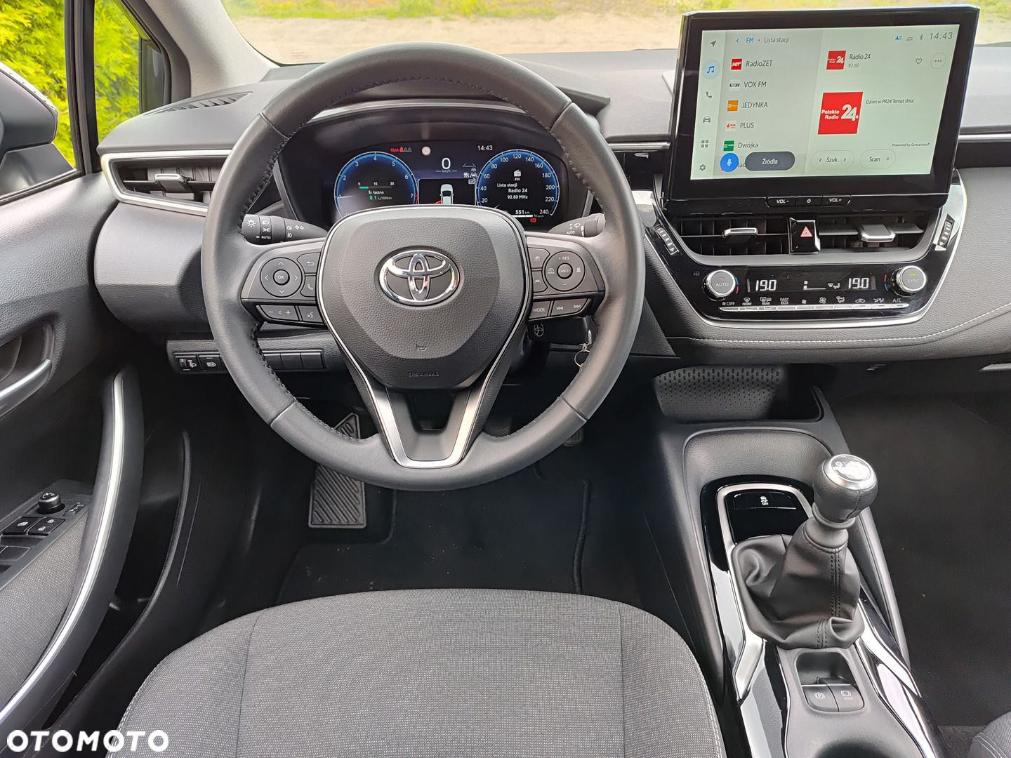 Toyota Corolla - 12