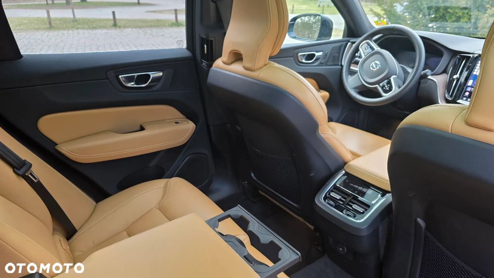 Volvo XC 60 B5 D AWD Inscription - 19