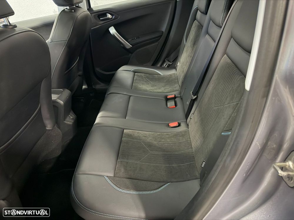 Peugeot 2008 1.2 PureTech Allure EAT6 - 25