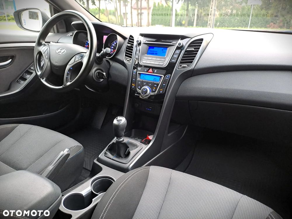 Hyundai i30 blue 1.6 GDI YES Gold - 11
