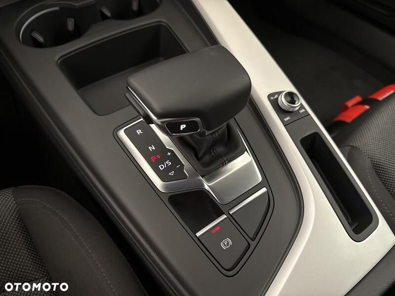 Audi A4 Limousine 35 TFSI mHEV S Line S tronic - 17