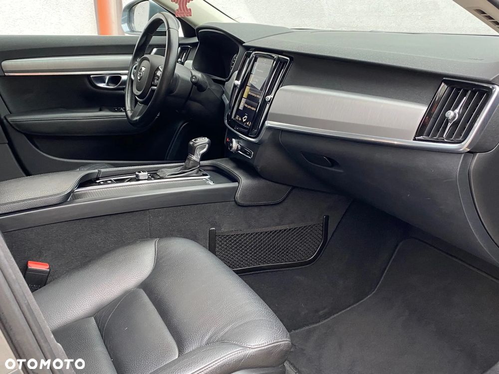 Volvo V90 D4 Momentum - 11