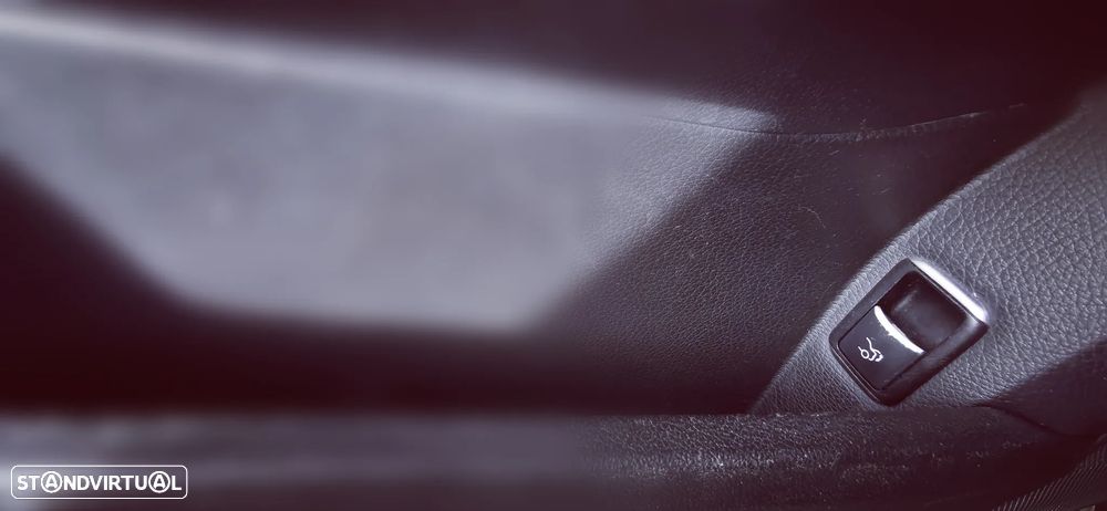 Mercedes-Benz E 250 BlueTEC 4Matic 7G-TRONIC Avantgarde - 29