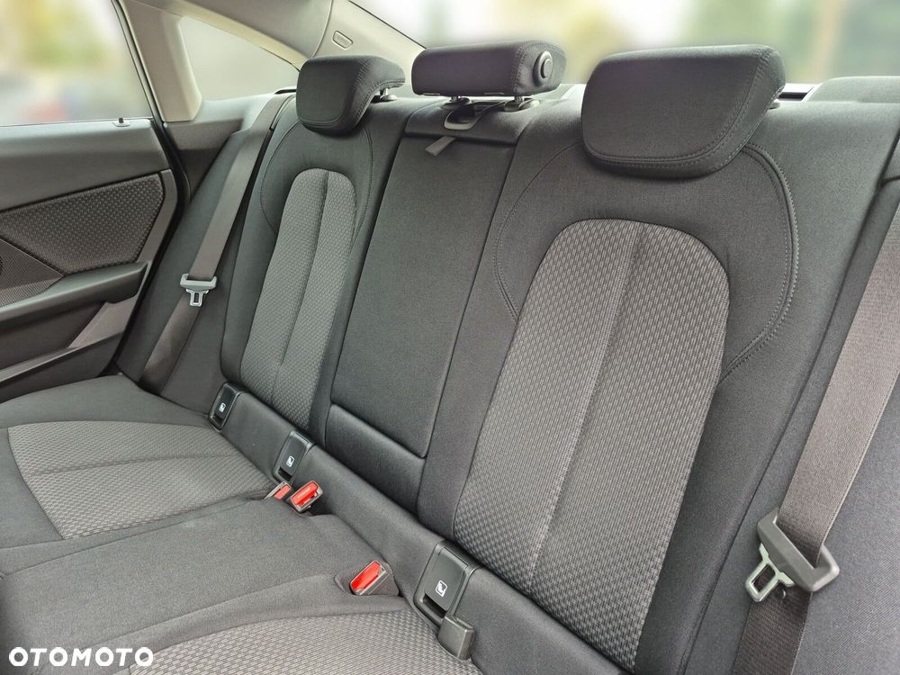 BMW Seria 2 218i Advantage - 17