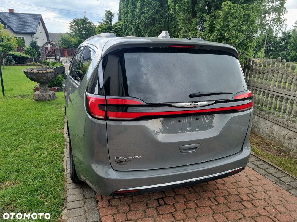 Chrysler Pacifica - 12