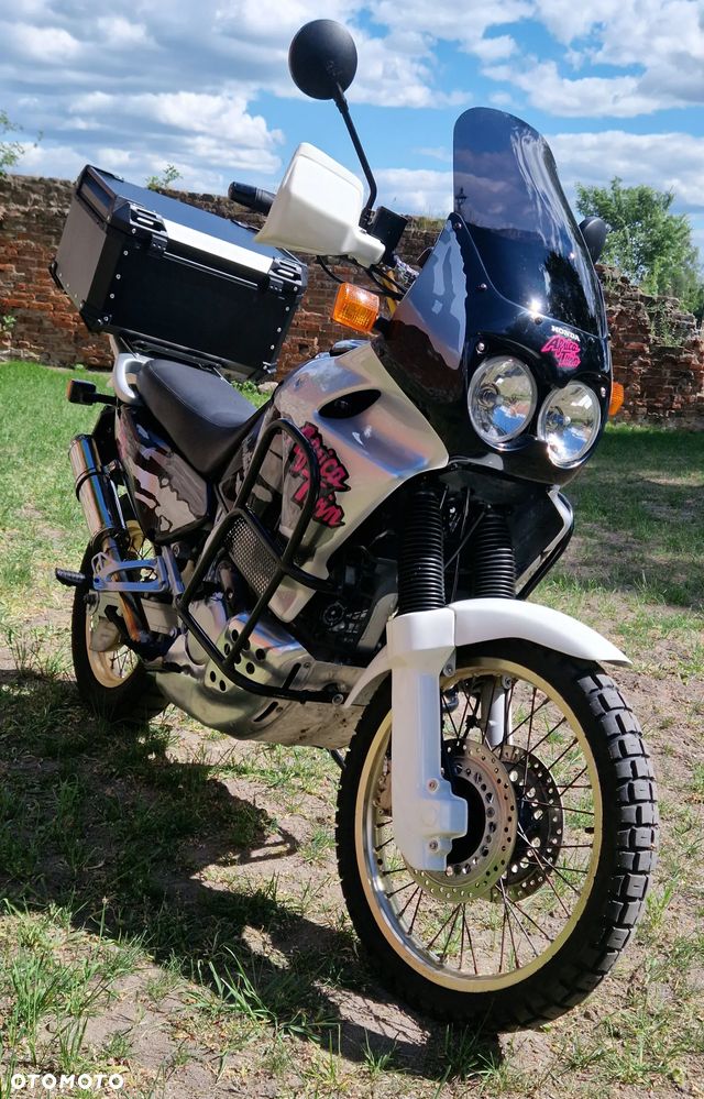 Honda XRV - 2