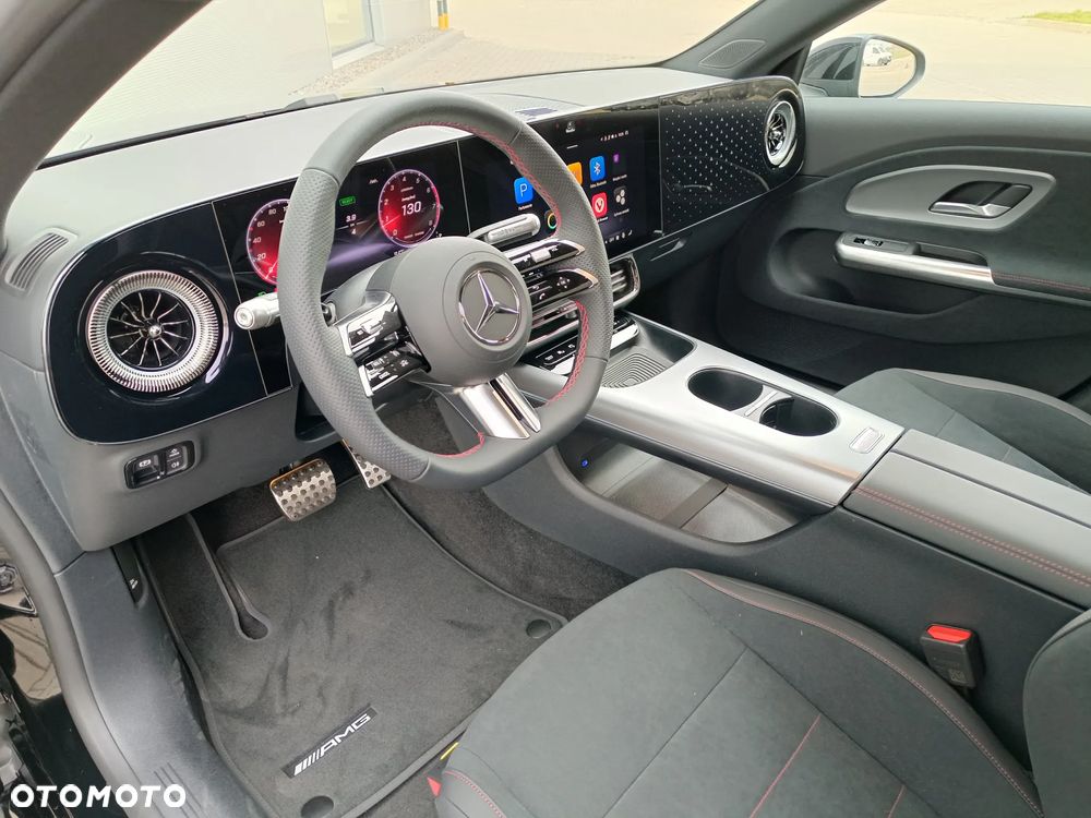 Mercedes-Benz CLA 200 mHEV 4-Matic 8G-DCT - 4