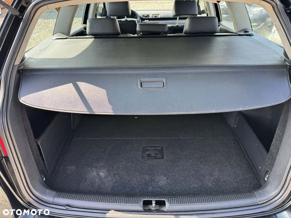 Volkswagen Passat 1.9 TDI Highline - 14