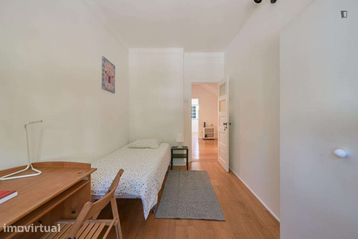 Quarto - localizado em Ajuda Lisbon - Grande imagem: 4/23