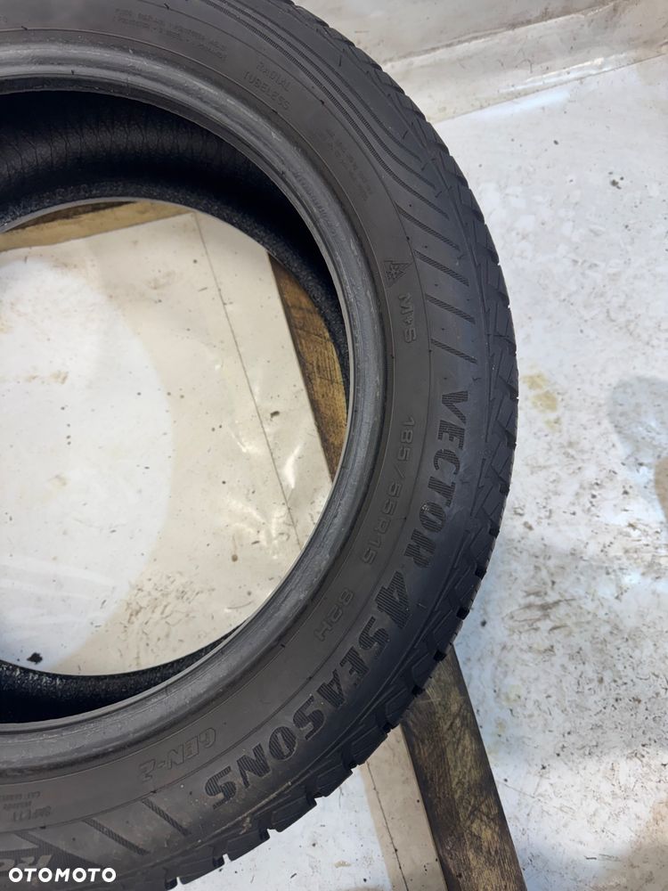 G-3041 195/50R15 82H GOODYEAR VECTOR 4 SEASON - 4
