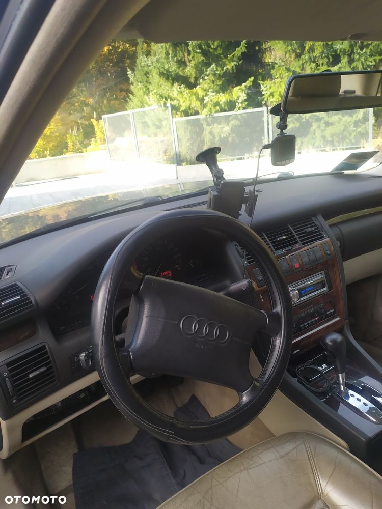 Audi A8 - 6