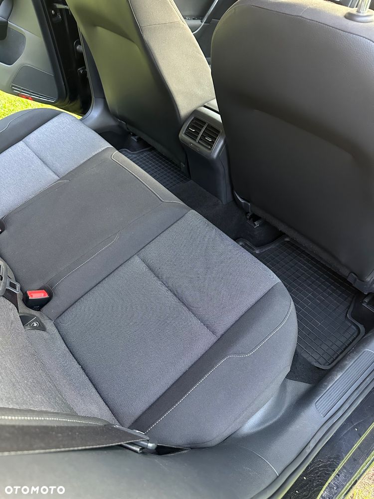 Volkswagen Golf - 23