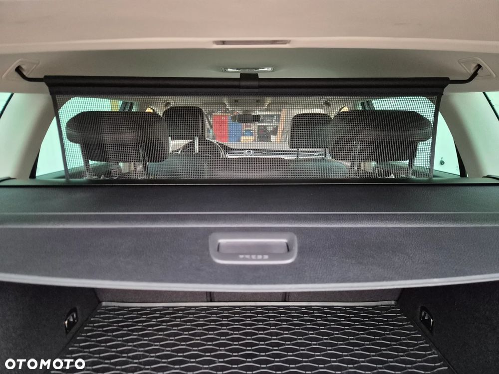 Volkswagen Passat Variant 2.0 TDI BMT Highline - 35